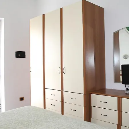 Hotel I 4 Assi *
