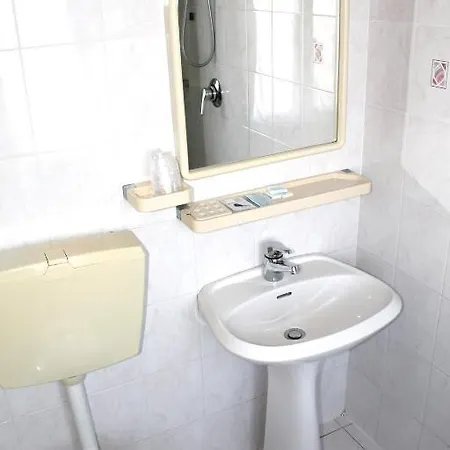 Hotel I 4 Assi *